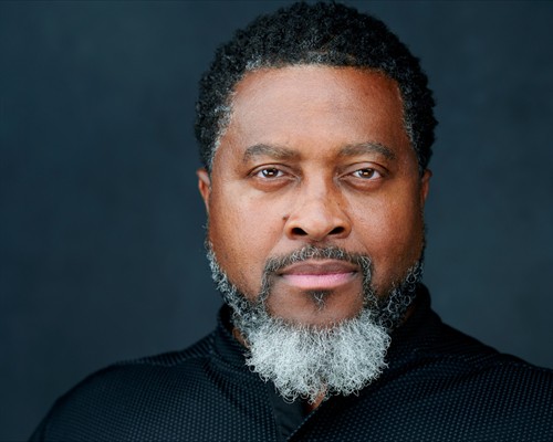 Gallery Image Eargle-Phol-I24194_1_1-Web(4).jpg