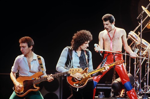 Gallery Image Queen-1.jpg