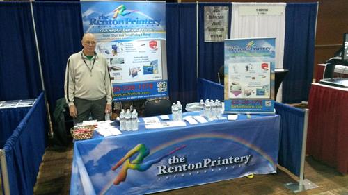 Gallery Image pat_at_trade_show_pic.jpg