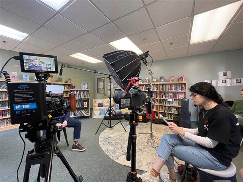 Gallery Image growingboymedia-seattle-video-production-team-working-2.jpg