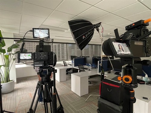 Gallery Image growingboymedia-seattle-video-production-team-working-6.jpg