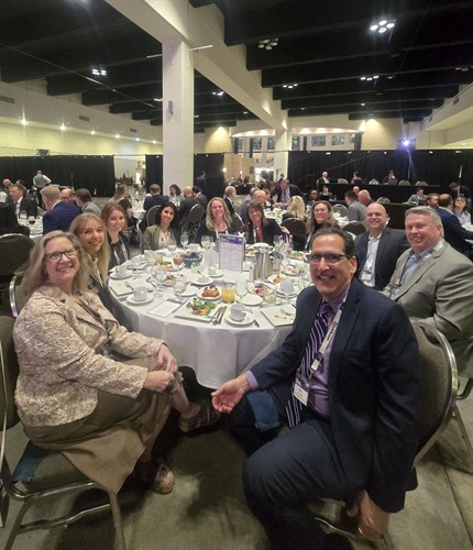 Gallery Image govt_affairs_dinner.jpg
