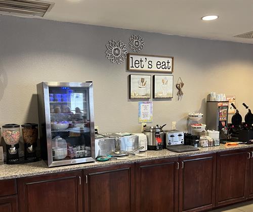 Complimentary Breakfast Served Daily Complimentary Breakfast Served Daily