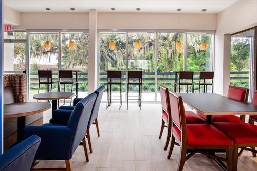 Breakfast seating with natural Florida views