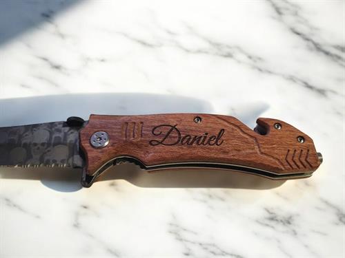 engraved pocket knife 2