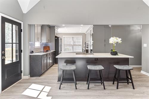 Gallery Image 309_Boarshead_Ct-JFP-3.jpg