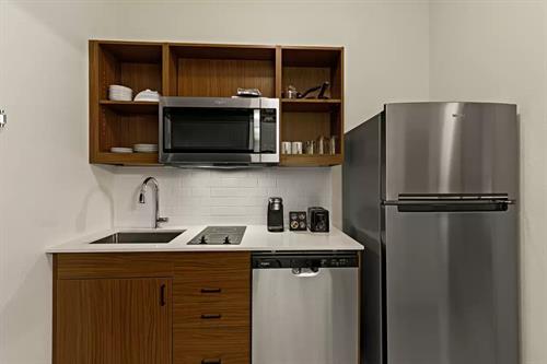 Full In-Suite Kitchen Incl. Cookware, Plateware, Silverware