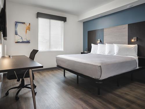 Gallery Image King_Bed_Small.jpg Gallery Image King_Bed_Small.jpg