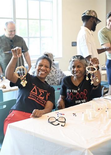 Gallery Image Pics_3_Juneteenth_craft_1.jpg Gallery Image Pics_3_Juneteenth_craft_1.jpg