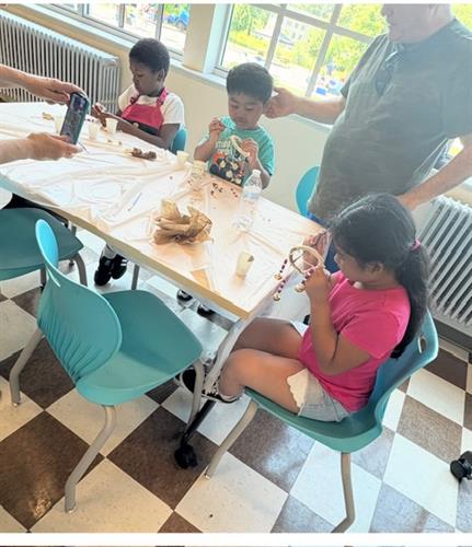 Gallery Image Pics_3_Juneteenth_craft_6.jpg Gallery Image Pics_3_Juneteenth_craft_6.jpg