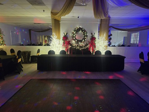 Gallery Image Christmas_Fireplace_dark.jpg