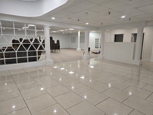 Gallery Image Lft_Side_Lobby_Towards_Main.jpg