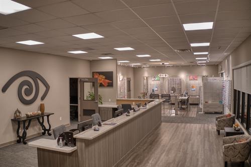 Gallery Image eye_associates_ineterior_3.jpeg Gallery Image eye_associates_ineterior_3.jpeg