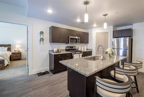 Gallery Image Kitchen_and_bedroom_in_view.jpg Gallery Image Kitchen_and_bedroom_in_view.jpg