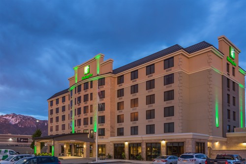 Gallery Image slcsj-holiday-inn-south-jordan-ut-exterior-night-2.jpg