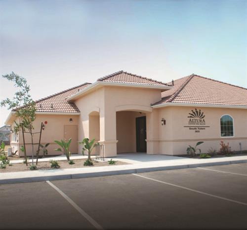 3035 E Bardsley Ave, Tulare, CA 93274
