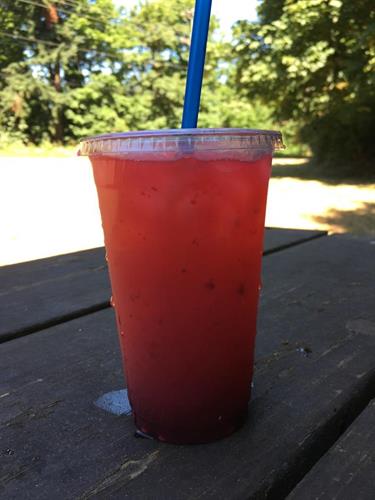 Gallery Image Berry_Lemonade.jpg