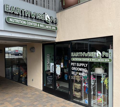 Earthwise Pet in Cardiff Chooses Signarama Carlsbad/ Encinitas!!