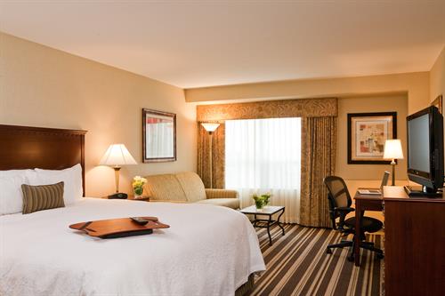 Hampton Inn Boston-Natick King Bed Guest Room
