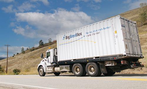 Gallery Image BigSteelBox-Long-distance-moving-truck.jpg