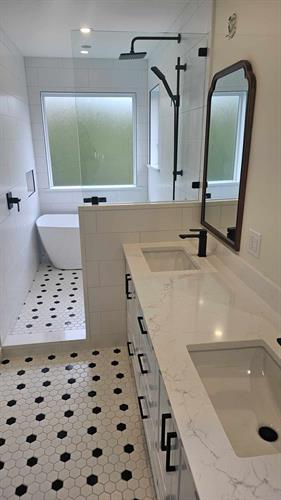 Gallery Image 462576793_1655564445376394_2921653114612249001_n.jpg