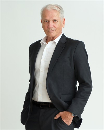 Gallery Image Wood_Andrew_955-0256-Retouched2.jpg