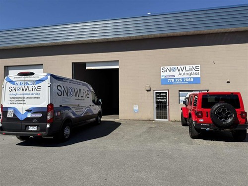 Snowline Autoglass storefront at Unit 102, 20691 Langley Bypass.