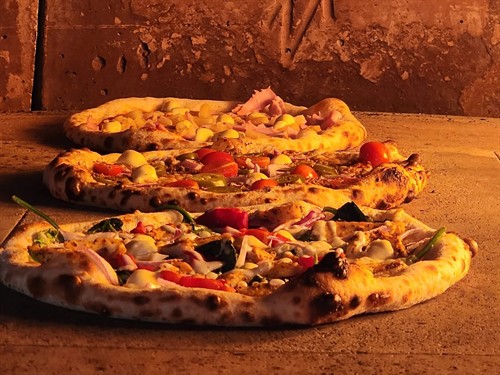 Neapolitan-Style Pizza Made Fresh to Order