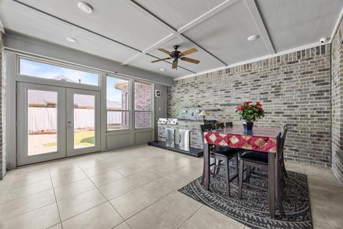 Gallery Image enclosed_sunroom.jpg Gallery Image enclosed_sunroom.jpg