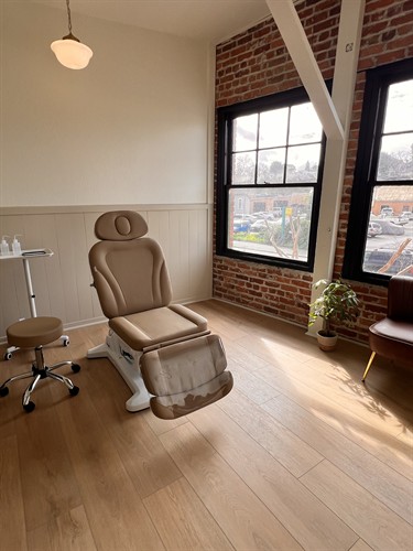 Gallery Image Treatment_room.jpeg