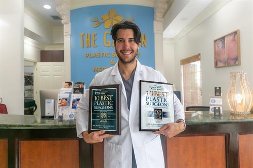 Award winning Plastic Surgeon Dr. Michael Mirmanesh, MD. 