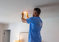 Gallery Image recessed_lighting_installation.jpg