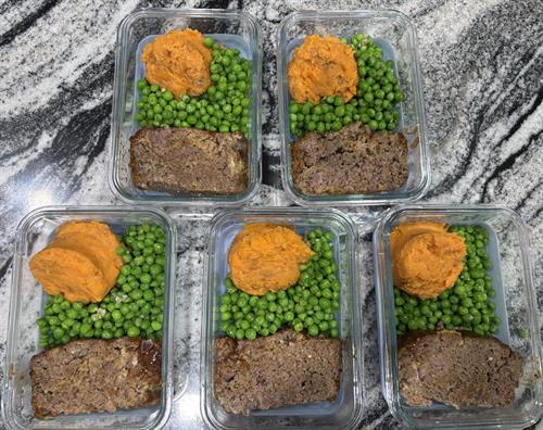 elk meatloaf with mashed sweet potatoes and peas