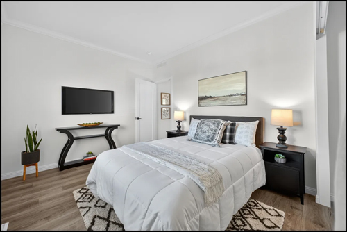 Gallery Image angled-bedroom-wall-to-wall-closet.jpg