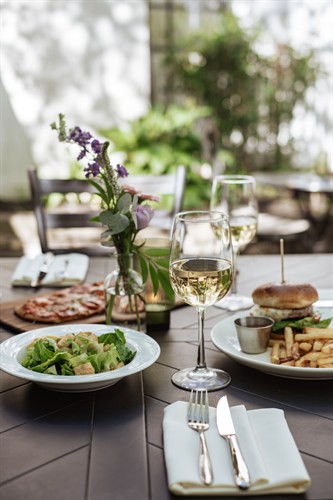 Lounge Food 