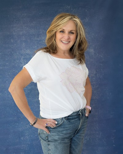 Gallery Image Lemanski_Headshots_from_Pawsh_Photography_Print_(2_of_3).jpg