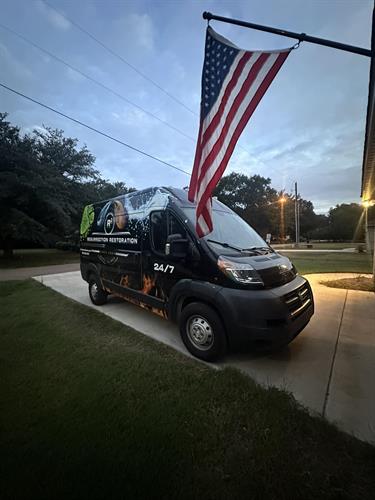 Gallery Image van_with_american_flag.jpg