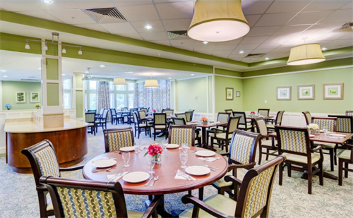 Bistro Dining Room (Active Lifestyle)