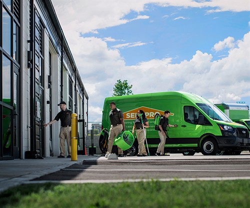 Gallery Image Photo_Technicians_Vehicles_Equipment_COMM_33.jpg