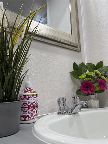 Gallery Image 8_station_dressed_sink_close_up.jpg