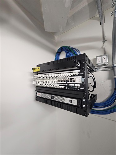 Intraworks clean cabling set up. We offer Managed IT & Data Centre Services for Vancouver Island Businesses.
