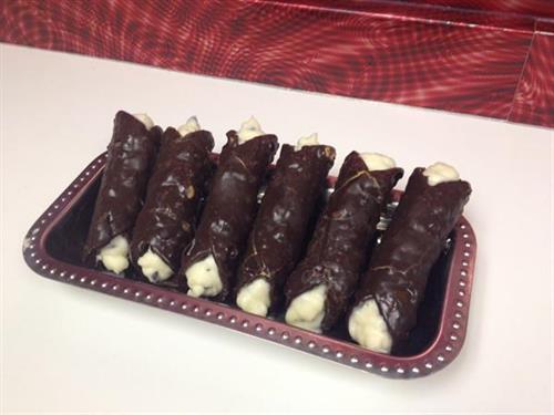 Fresh Filled Cannolis- available in chocolate and regular shells