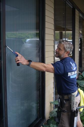 Gallery Image Bow_Cleaning_Windows.JPG