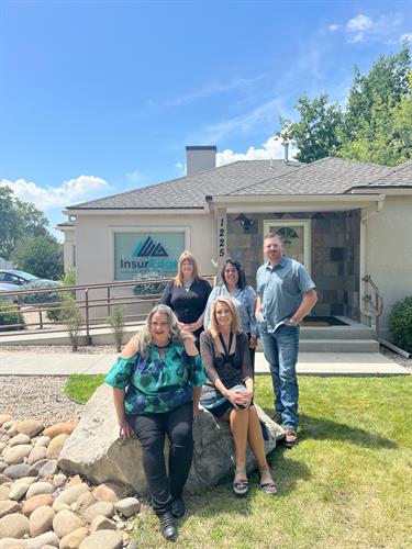 Gallery Image 3581-Good_group_photo_on_rock_out_front.jpg Gallery Image 3581-Good_group_photo_on_rock_out_front.jpg