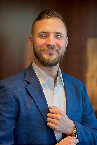 Gallery Image Headshot_2.jpg