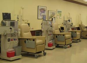 Our in-center unit features 18 patient stations.