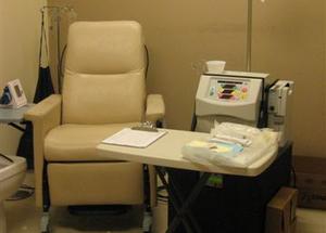 Come learn about our home dialysis options including peritoneal dialysis and home hemodialysis.