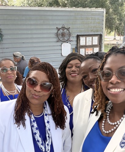 Serving Is What We Do: The South Shore Zetas spreading love through service with another clothing donation drop-off at Mary & Martha House. Sisterhood with a purpose!