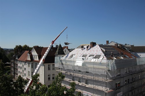 Gallery Image roofers-2681351_1920.jpg