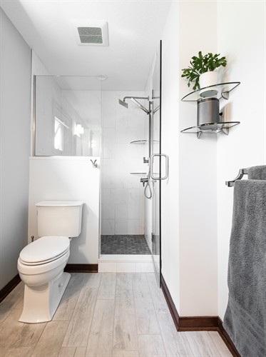 Gallery Image Benson_2511_Overlook_Dr_Bloomington_06232020_Lisa_Lardy_Photography-7563.jpg